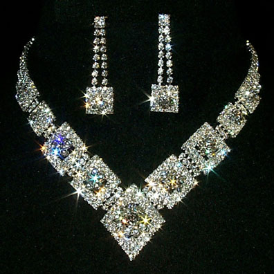 DIAMOMND NECLACE'S